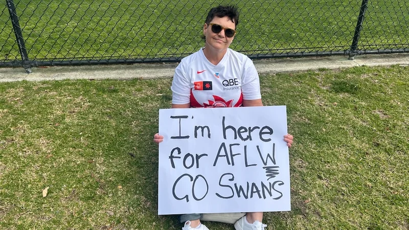 'Mainly to support AFLW': Swans fans descend on SCG amid club scandal