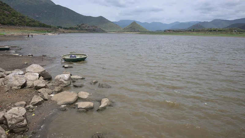 Water released from Karnataka reaches Mettur