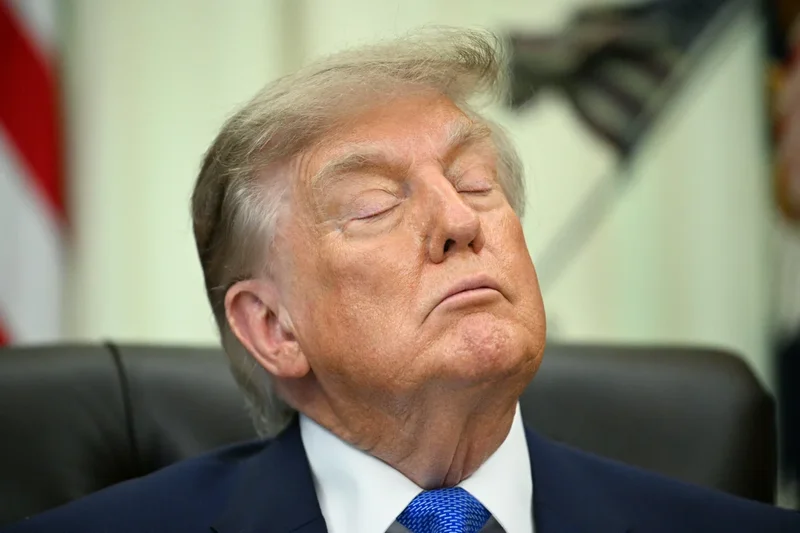 Trump mocked over apparent zone-out during Oval Office vaccine announcement