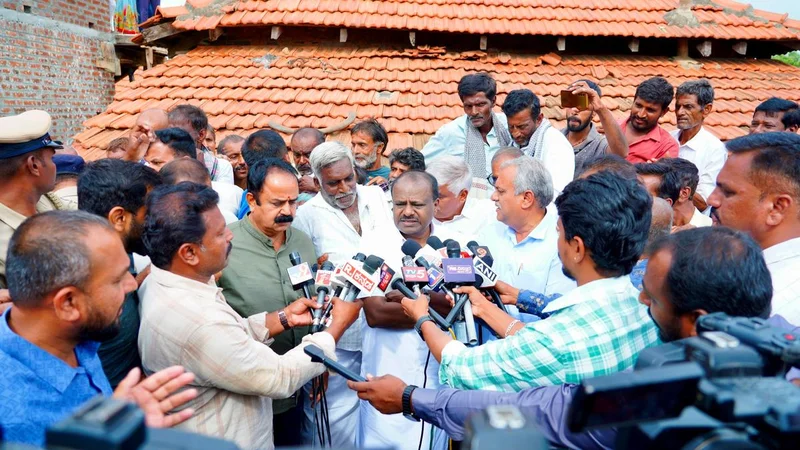Karnataka government failed to tackle drought, says H.D. Kumaraswamy; JD(S) to attend all-party meet on Cauvery crisis