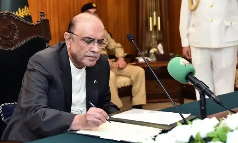 Govt mulls bypassing Zardari’s assent for judges’ appointment
