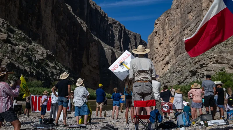 Border wall work pauses inside Big Bend