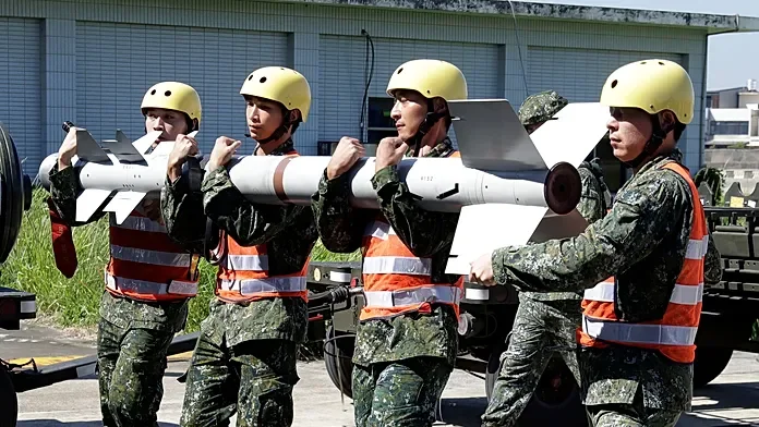 Taiwan tests emergency response with air raid drill
