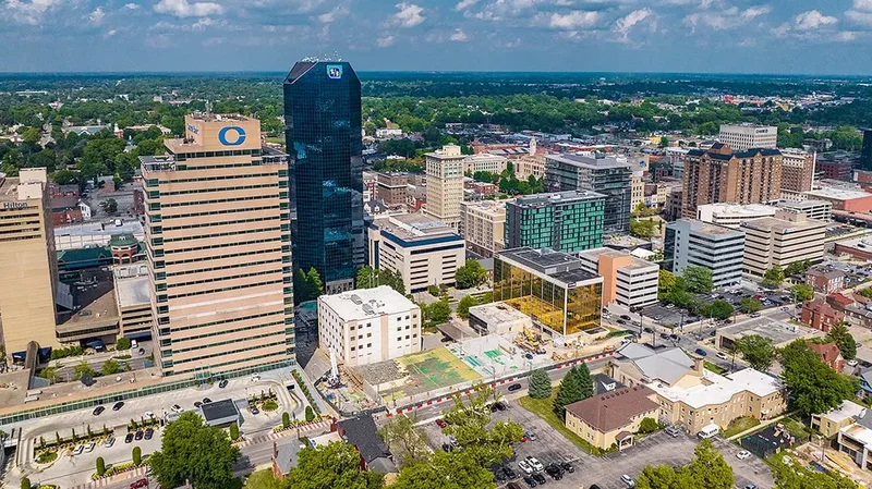 Lexington, Kentucky park shooting kills 1, injures 4 during live band performance