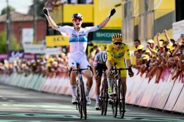 Vollering closes in on Tour de France lead with stage five win