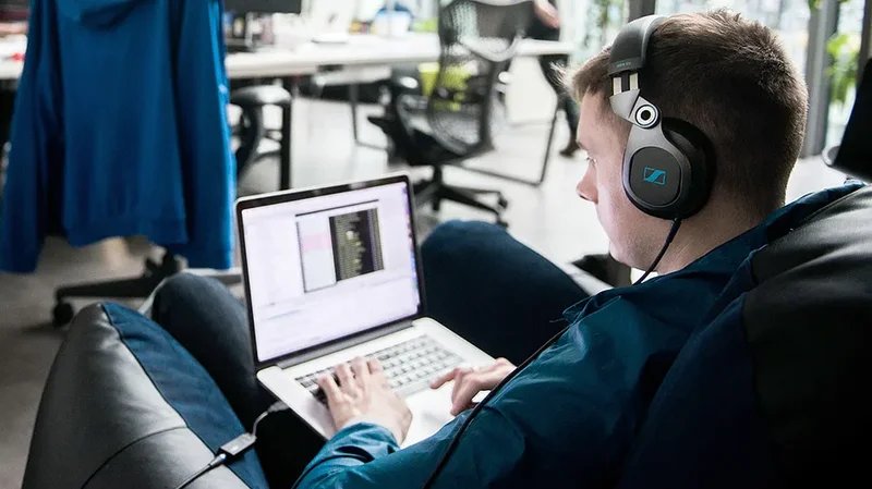 Shared VPN vs dedicated IP: Which one is right for you?