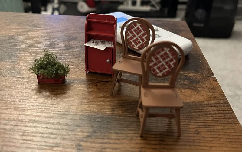 What a dollhouse full of death taught me about thinking
