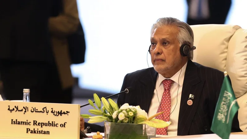 Pakistan says new defense pact with Saudi and Turkiye is ’purely defensive’ and open to others