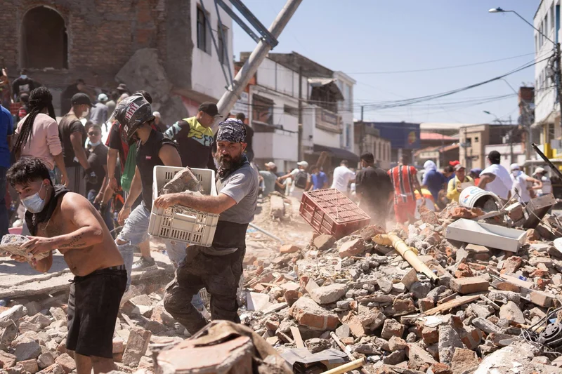 Magnitude 7.4 quake hits western Colombia, killing at least 111 people