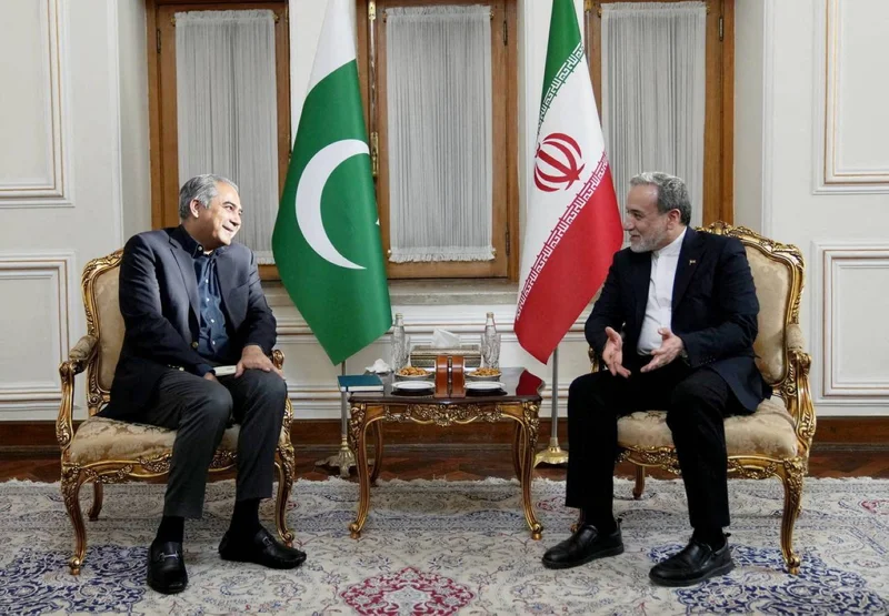 Pakistan says deal is close even as Iran, U.S. harden stances