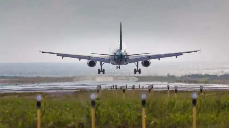Airlines resume flights as aviation unions suspend strike