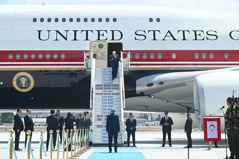 Trump switched planes hidden in a food truck over Iran threat: U.S. report