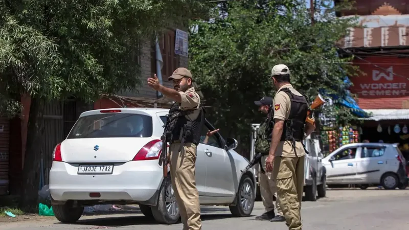 J&amp;K: Days after Kulgam terror attack, man with grenade held in Pulwama