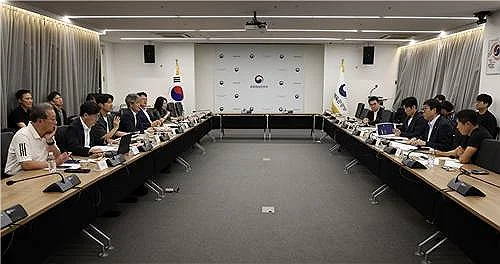 Expanded election for football federation chief to be held this year