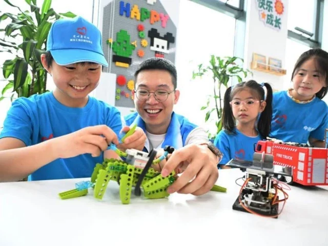 Chinese teenagers flock to tech frontline to touch the future amid AI study-tour boom
