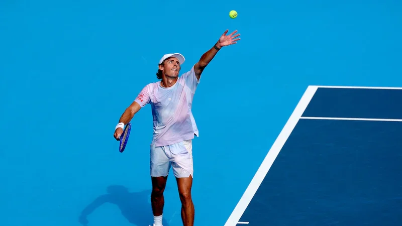 De Minaur advances to final 16 at Cincinnati in US Open warm-up event