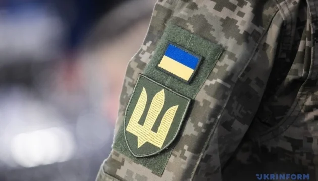 Ukrainian troops receive another shipment of aid from Czech activists