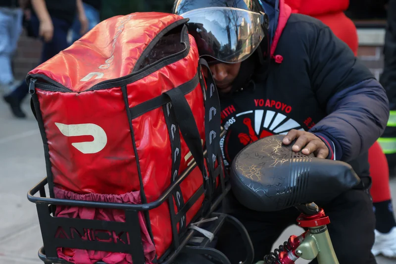 Top tech analyst Mahaney sees 45% upside for this food delivery platform