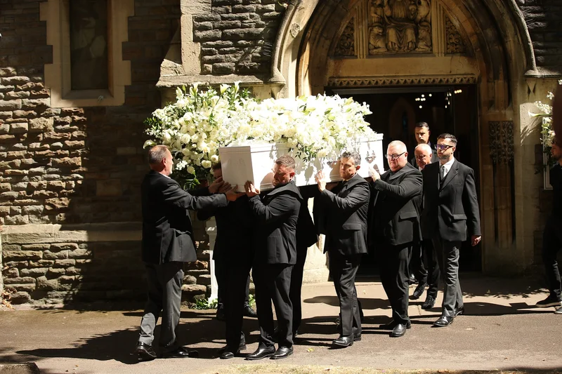 Fans gather in Wales to bid farewell to singer Bonnie Tyler