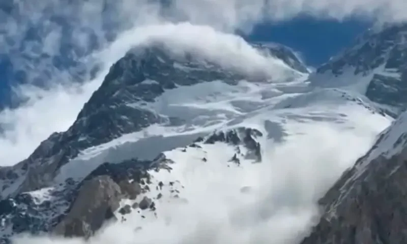 Search operation to locate 7 climbers missing after Broad Peak avalanche resumes