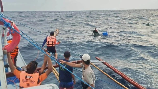 Fisher rescued after motorboat sinks off Romblon