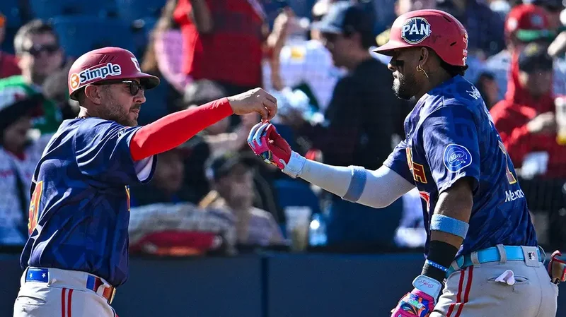 Baserunner sparks brawl in Mexican Baseball League after sucker punching a fielder who tagged him out