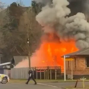 Te Kuiti house fire: Crews battle blaze