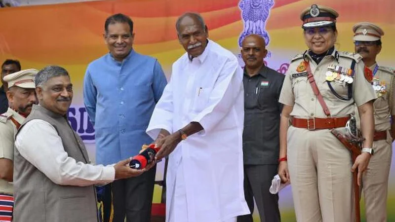 Chief Minister presents awards to meritorious officers