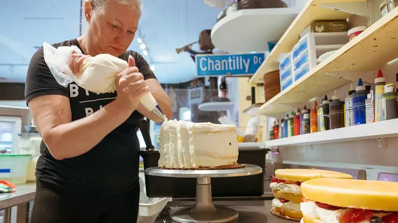 America's cult-favorite grocery store cake has fans declaring it's 'worth the hype'