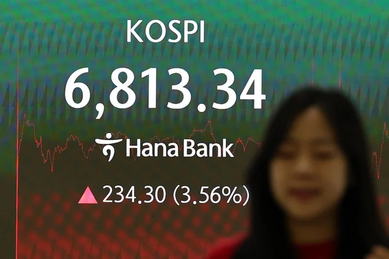 Chip rally lifts KOSPI 3.56% in 4th straight gain
