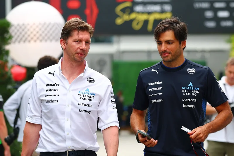 Carlos Sainz pens new Williams deal in ‘show of faith’ in F1 team boss James Vowles
