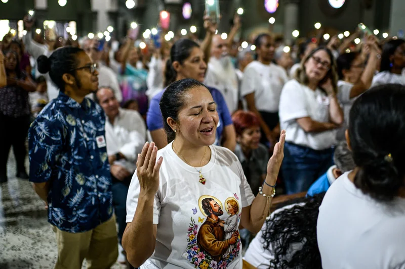 Venezuelan earthquake survivors take refuge in faith