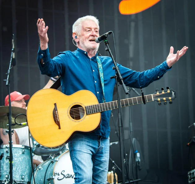 How many Spotify streams would a musician need to make the minimum wage in Ireland?