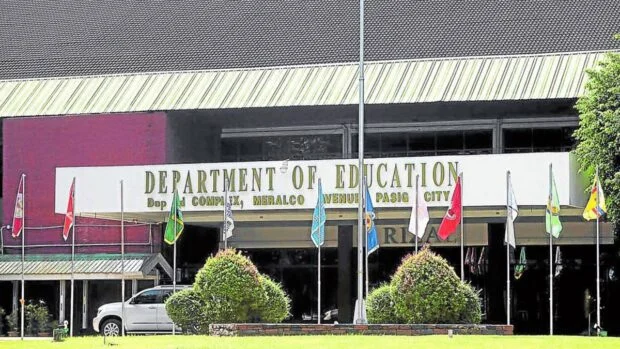 DepEd pushes alignment of private sector, national learning standards
