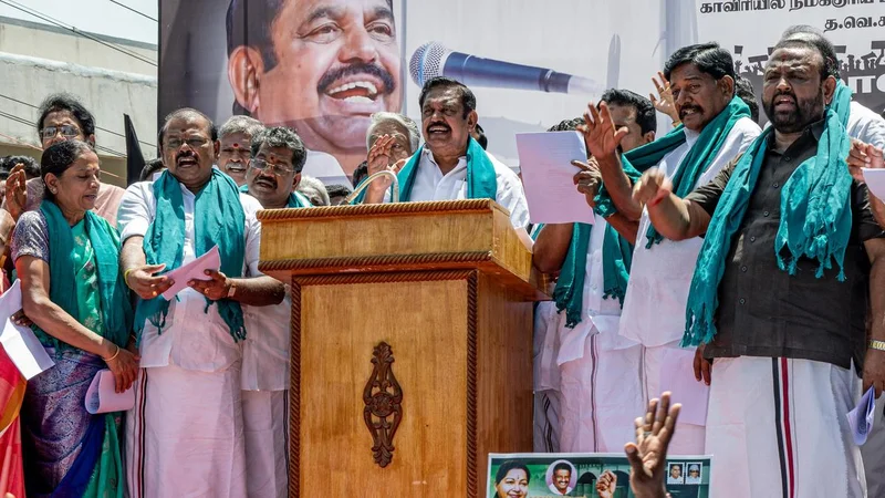 Scores of Palaniswami’s supporters join stir, AIADMK rebels suffer split
