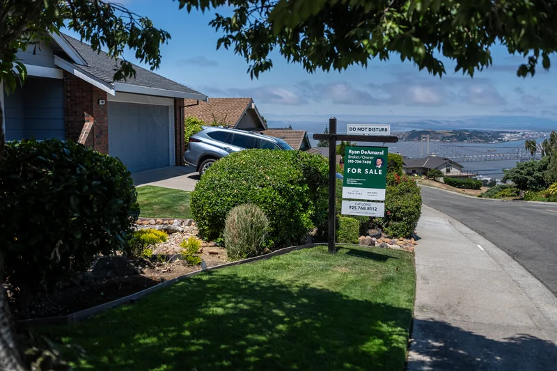 Mortgage rates finally stop rising, causing demand to trickle back