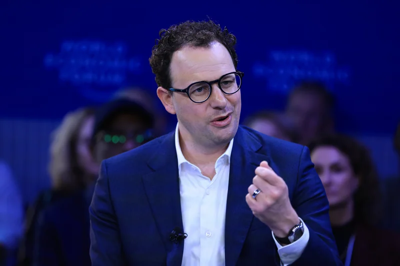 87.5% of venture dollars went to AI. The rest fought over scraps
