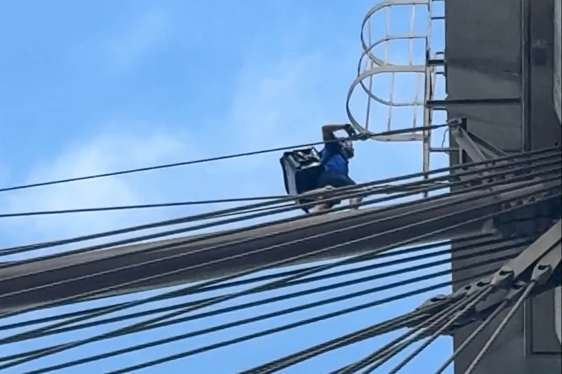 Naked man who jumped off Brooklyn Bridge and survived is arrested and charged