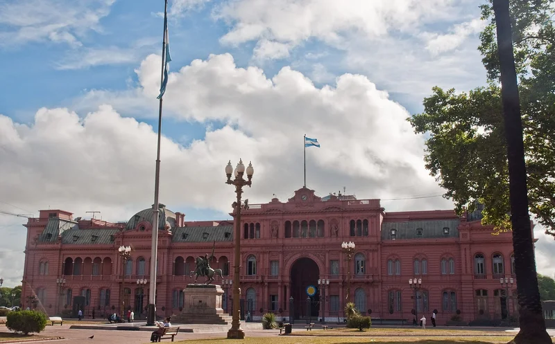 Milei Consolidates Power: Land-Cap Deal, Villarruel Break and a Secret 2027 VP Pick