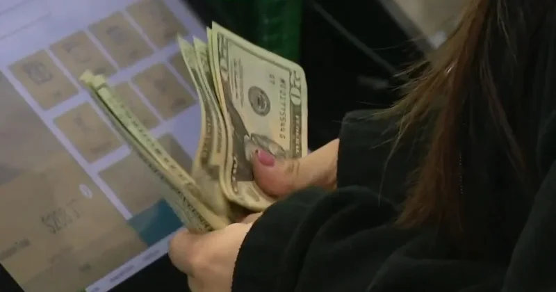 Majority of Americans not satisfied with U.S. economy, CBS News poll finds
