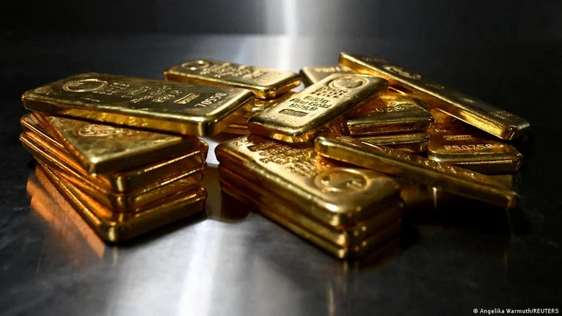 Why is Russia selling its gold?