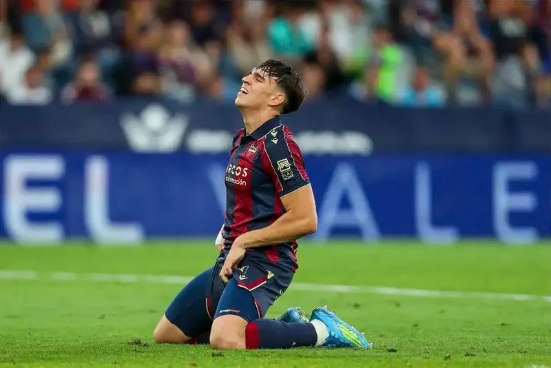 Transfer: ‘You’re too big for this’ – Hull City slam Real Madrid over Carlos Espi