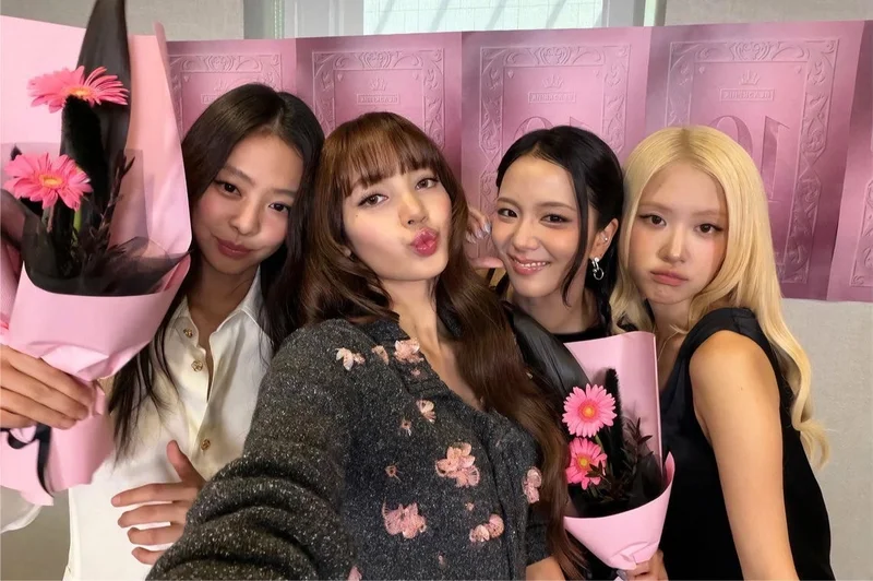 BLACKPINK meets fans for 10th anniversary