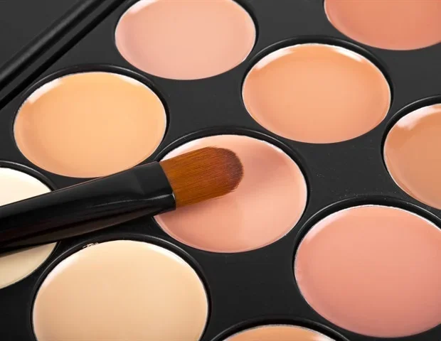 Researchers call for stronger safety testing of lip cosmetics