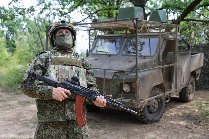 Russian troops liberate eight communities in Ukraine operation over week — top brass