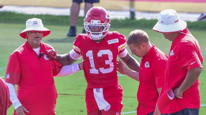 Chiefs rookie standout Cyrus Allen exits practice after scary collision with teammate Kaiir Elam
