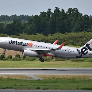 Qantas selling Jetstar Japan stake, new airline to take over