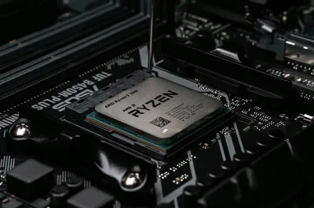 MIT researchers found a new Spectre attack that can slip past Intel and AMD defenses