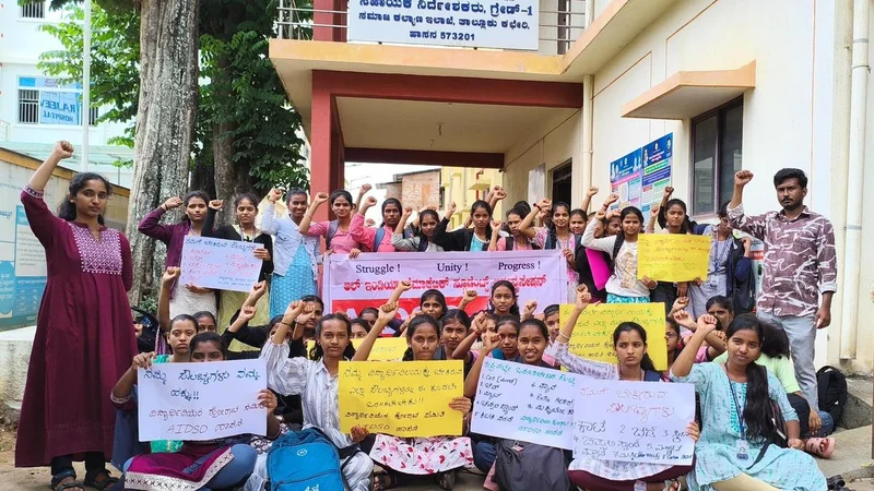 Students stage protest in Hassan demanding basic facilities in girls hostel