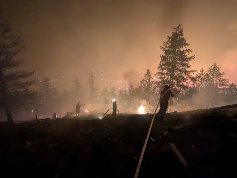 Photos of Bald Range fire near Summerland show aggressive wildfire growth